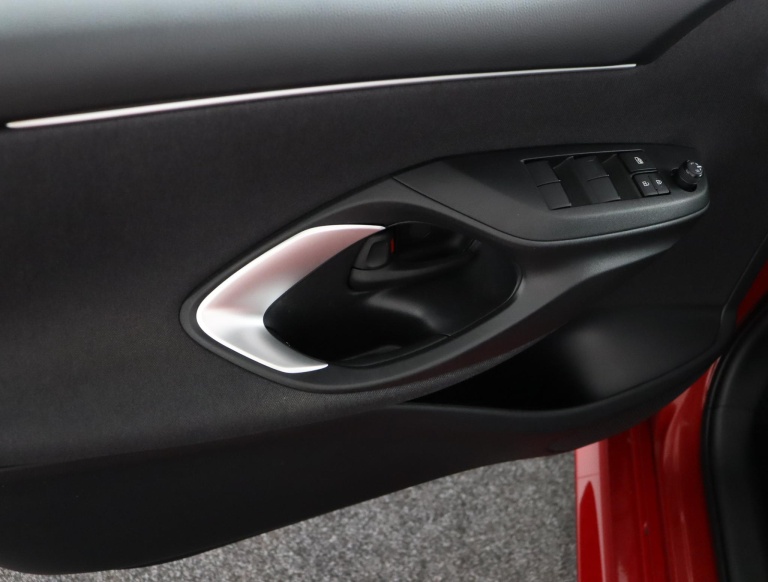 Toyota Yaris - 1.5 Hybrid Dynamic 42