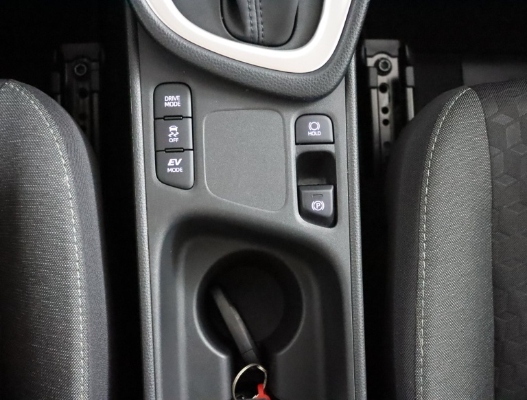 Toyota Yaris - 1.5 Hybrid Dynamic 49