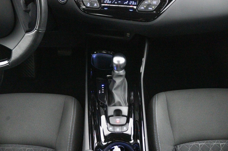 Toyota C-HR - 2.0 Hybrid Dynamic 26