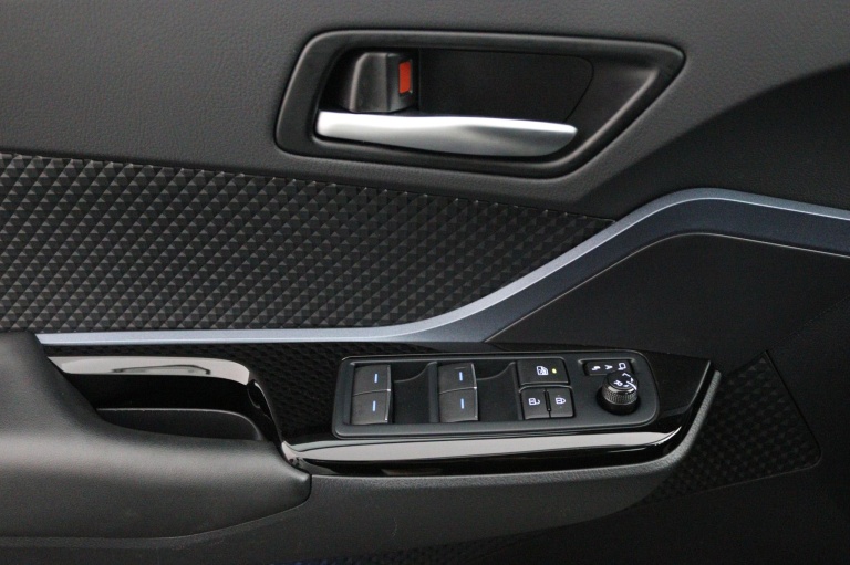 Toyota C-HR - 2.0 Hybrid Dynamic 28