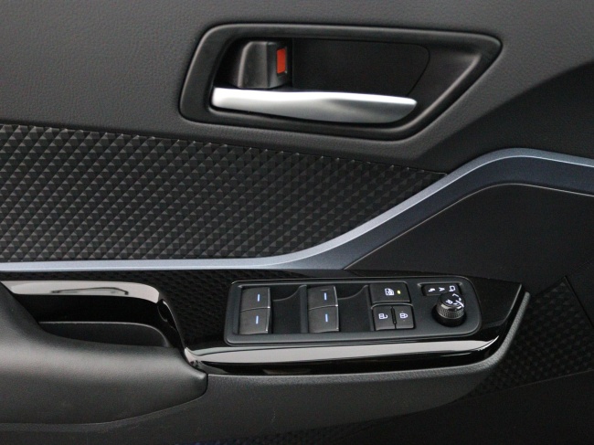 Toyota C-HR - 2.0 Hybrid Dynamic