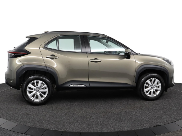Toyota Yaris Cross - 1.5 Hybrid 115 Active 13