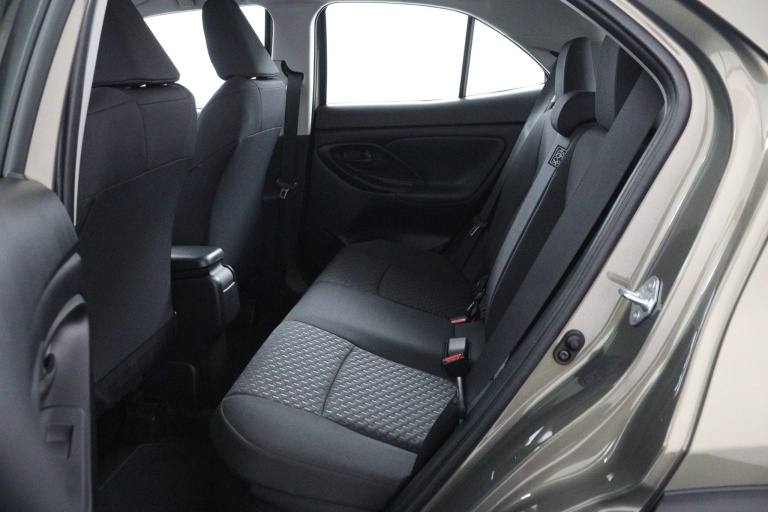 Toyota Yaris Cross - 1.5 Hybrid 115 Active 17