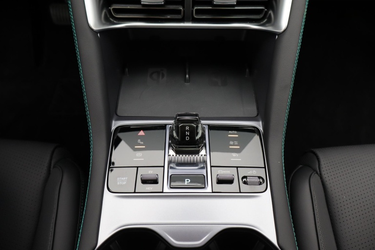 BYD SEAL U - 1.5 DM-i FWD Boost 11