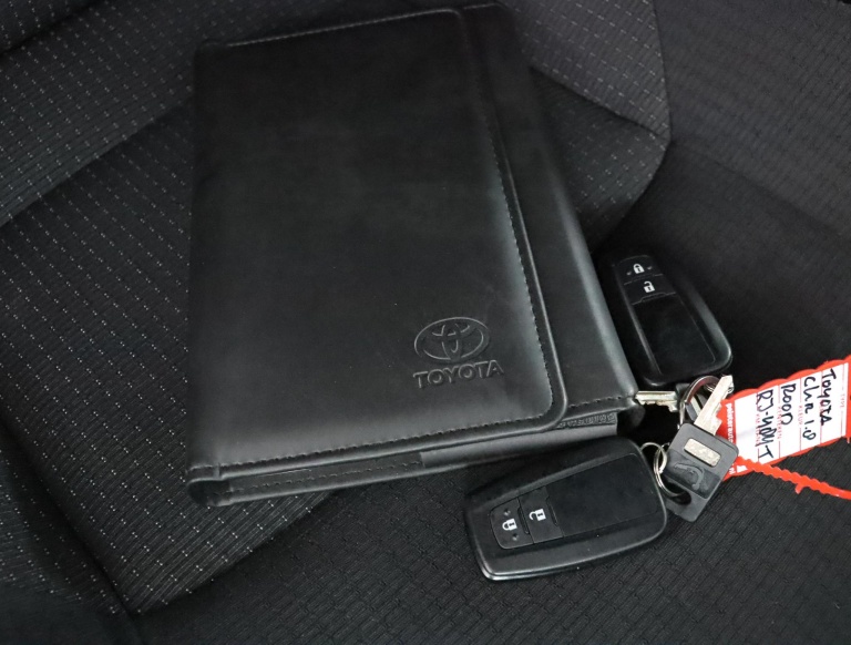 Toyota C-HR - 1.8 Hybrid Dynamic 11