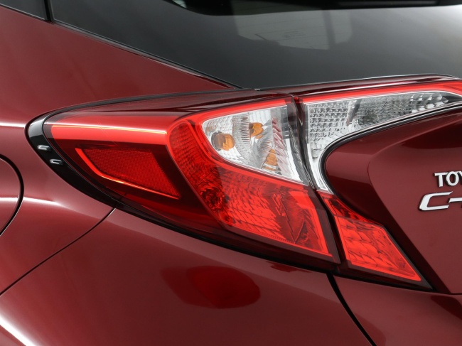 Toyota C-HR - 1.8 Hybrid Dynamic