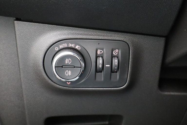 Opel Corsa - 1.4 Online Edition 24