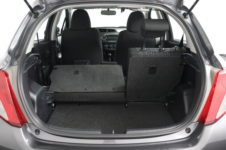 Toyota Yaris - 1.3 VVT-i Now 23