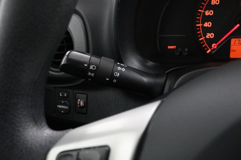 Toyota Yaris - 1.3 VVT-i Now 28