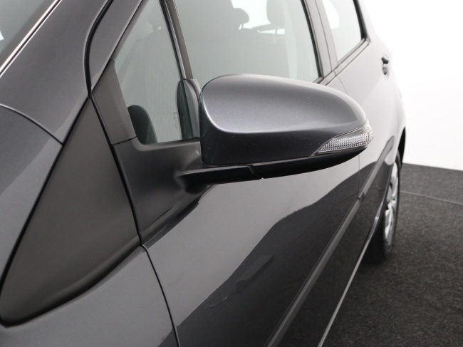 Toyota Yaris - 1.3 VVT-i Now