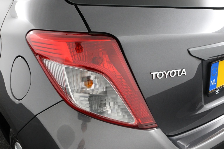 Toyota Yaris - 1.3 VVT-i Now 38