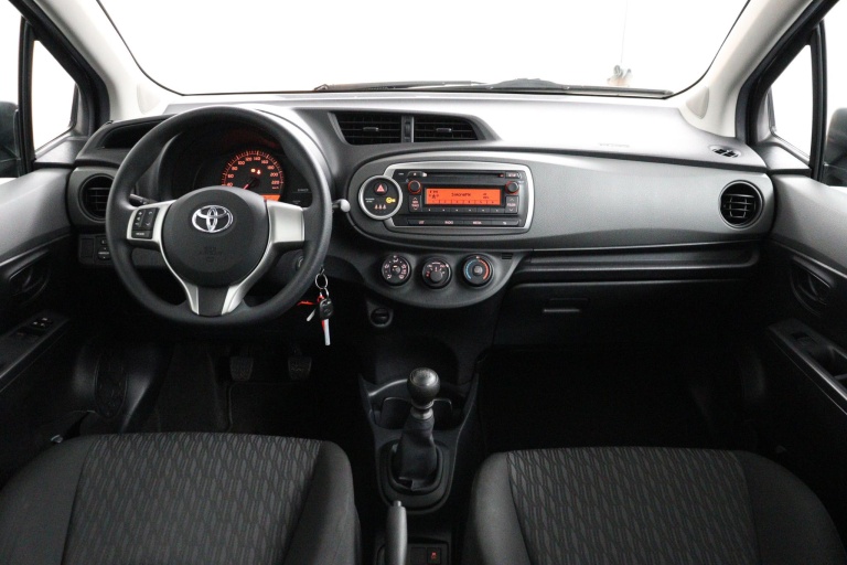 Toyota Yaris - 1.3 VVT-i Now 4