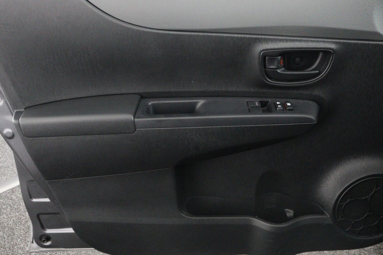 Toyota Yaris - 1.3 VVT-i Now 41