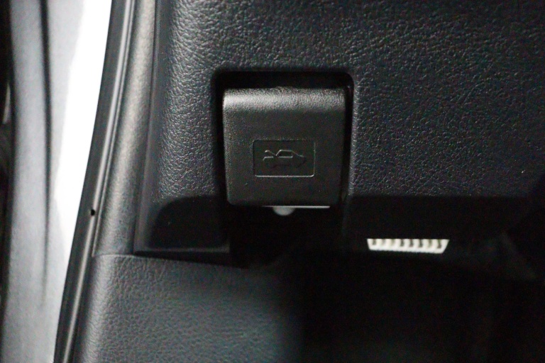 Toyota Yaris - 1.3 VVT-i Now 42