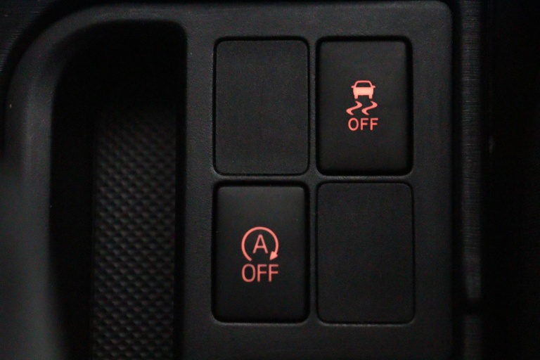 Toyota Yaris - 1.3 VVT-i Now 47