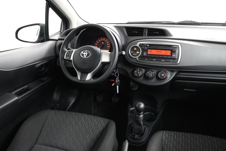 Toyota Yaris - 1.3 VVT-i Now 48