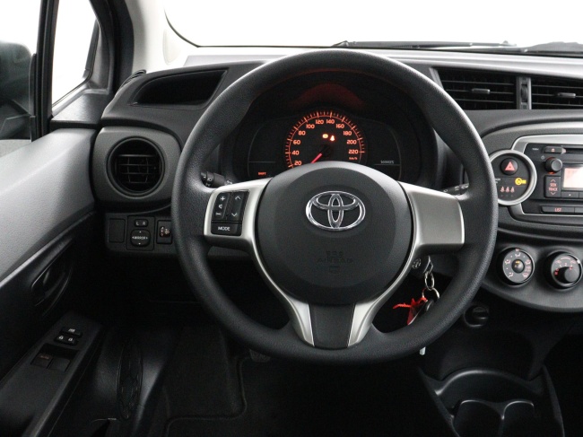 Toyota Yaris - 1.3 VVT-i Now