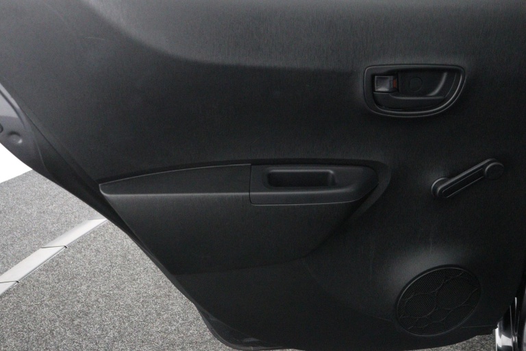 Toyota Yaris - 1.3 VVT-i Now 50