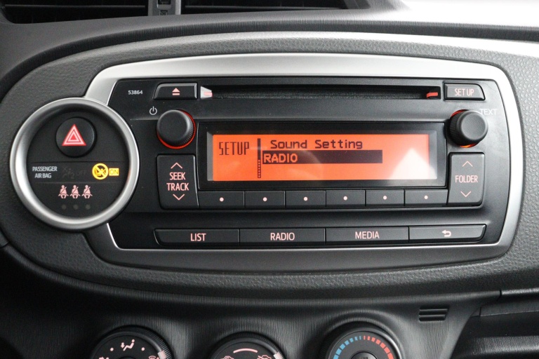 Toyota Yaris - 1.3 VVT-i Now 8