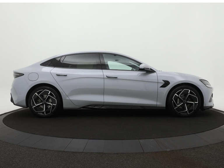 BYD SEAL - Excellence AWD 82.5 kWh 8