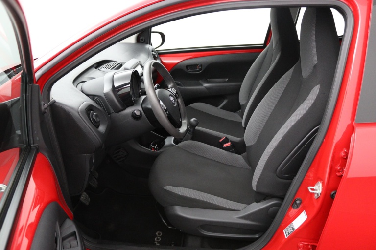 Toyota Aygo - 1.0 VVT-i x-fun 16