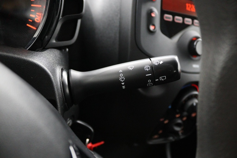 Toyota Aygo - 1.0 VVT-i x-fun 28