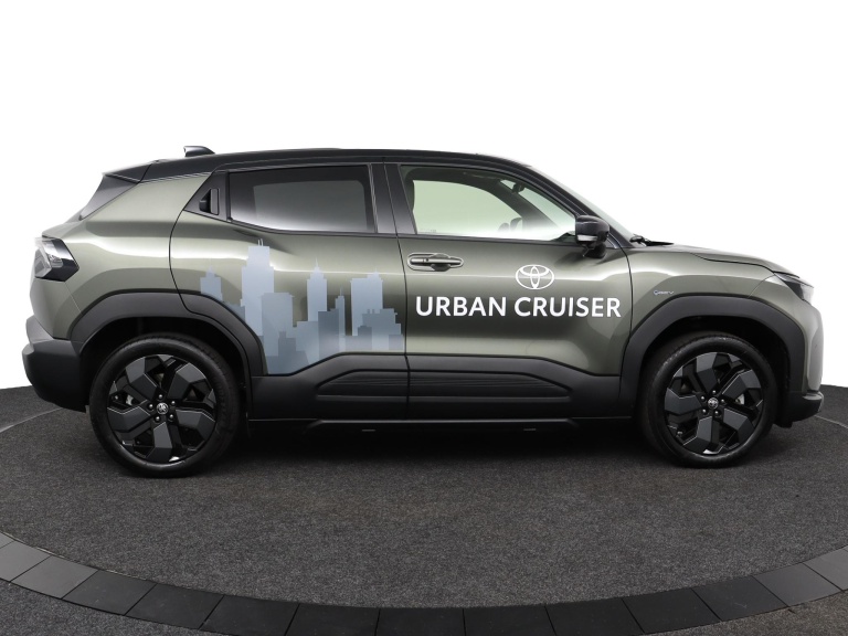 Toyota Urban Cruiser - Executive 61 kWh 12
