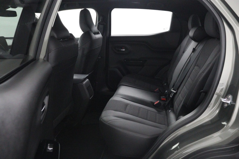 Toyota Urban Cruiser - Executive 61 kWh 17