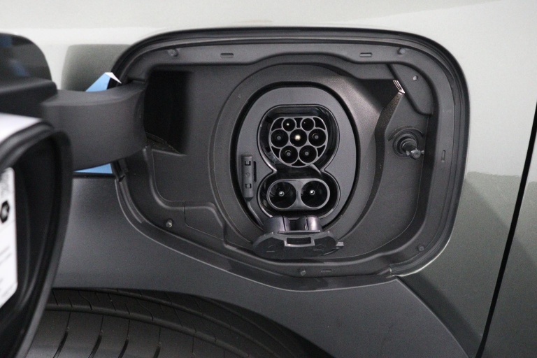 Toyota Urban Cruiser - Executive 61 kWh 39