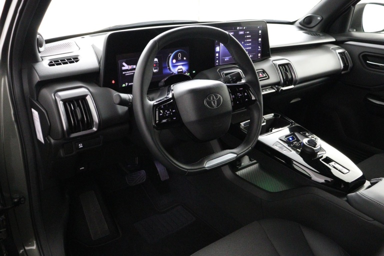 Toyota Urban Cruiser - Executive 61 kWh 76