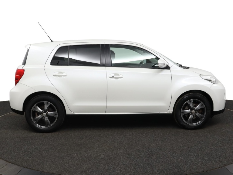 Toyota Urban Cruiser - 1.3 VVT-i Dynamic Pearl 12