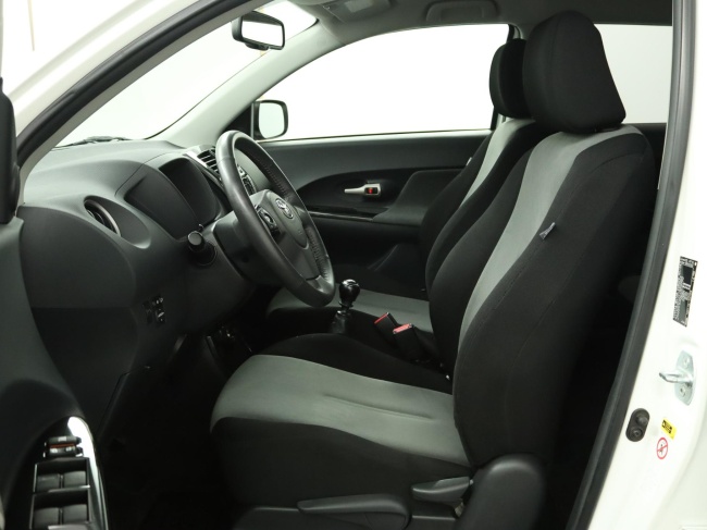 Toyota Urban Cruiser - 1.3 VVT-i Dynamic Pearl