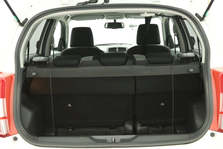Toyota Urban Cruiser - 1.3 VVT-i Dynamic Pearl 22