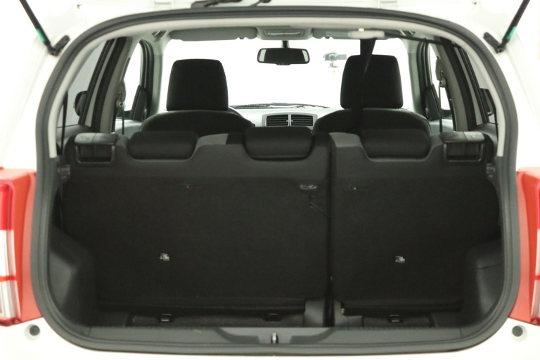Toyota Urban Cruiser - 1.3 VVT-i Dynamic Pearl 23
