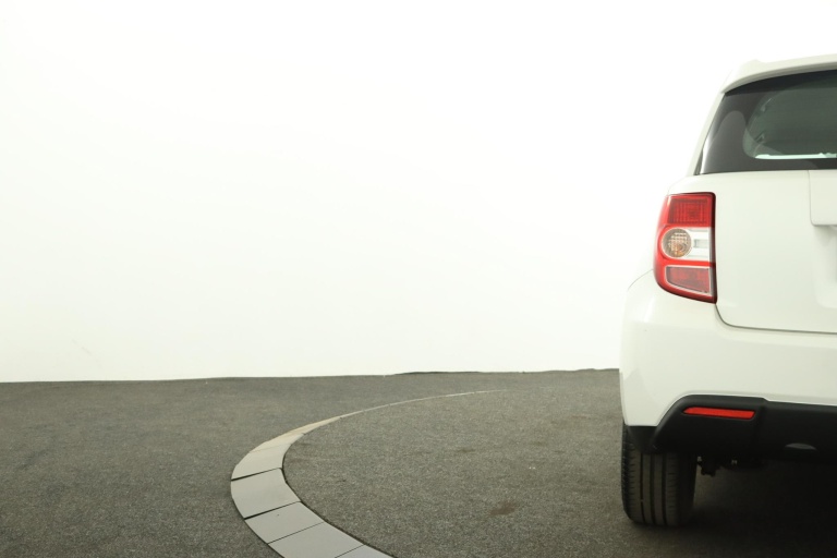Toyota Urban Cruiser - 1.3 VVT-i Dynamic Pearl 38