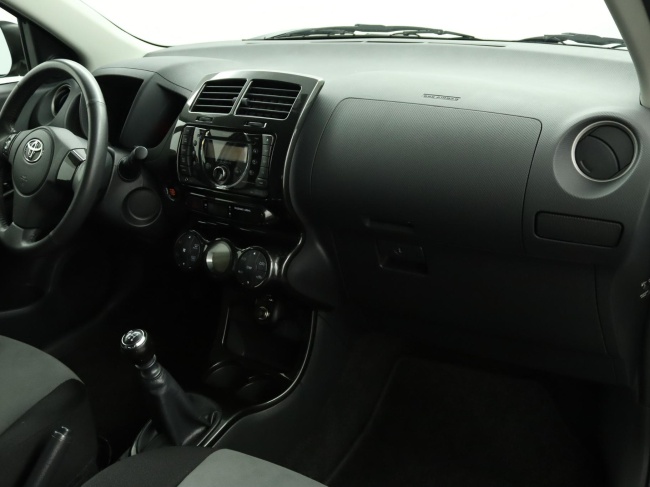 Toyota Urban Cruiser - 1.3 VVT-i Dynamic Pearl