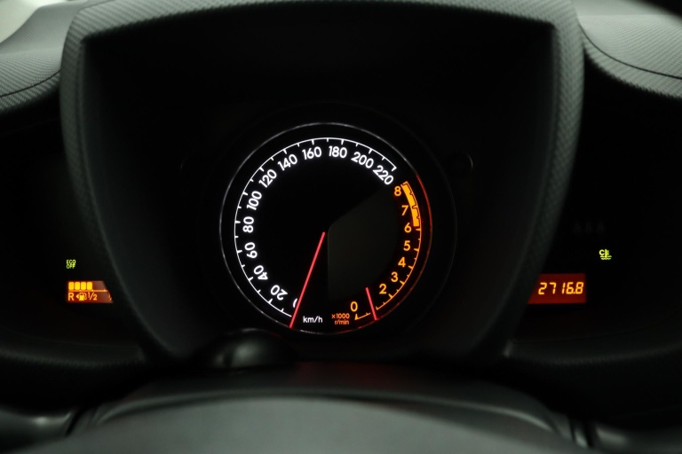 Toyota Urban Cruiser - 1.3 VVT-i Dynamic Pearl 46