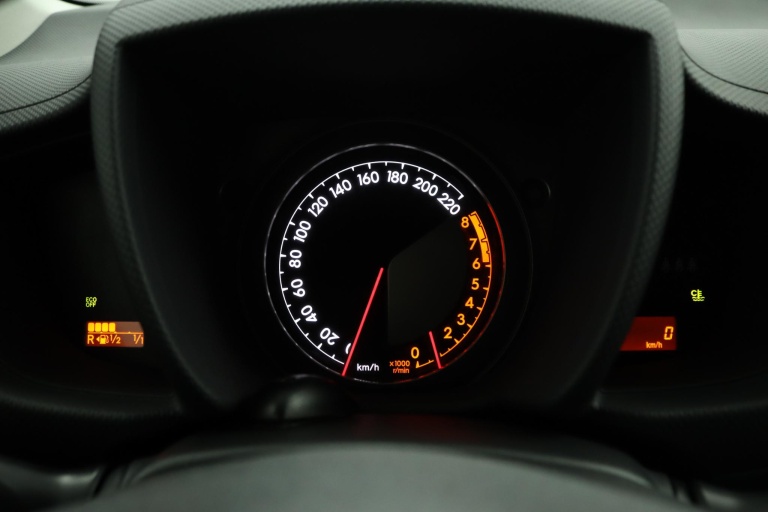 Toyota Urban Cruiser - 1.3 VVT-i Dynamic Pearl 49