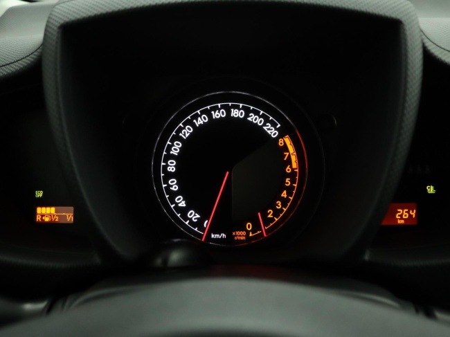 Toyota Urban Cruiser - 1.3 VVT-i Dynamic Pearl