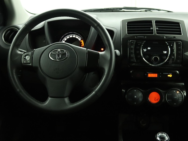 Toyota Urban Cruiser - 1.3 VVT-i Dynamic Pearl