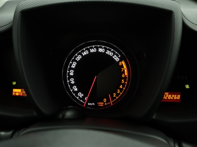 Toyota Urban Cruiser - 1.3 VVT-i Dynamic Pearl