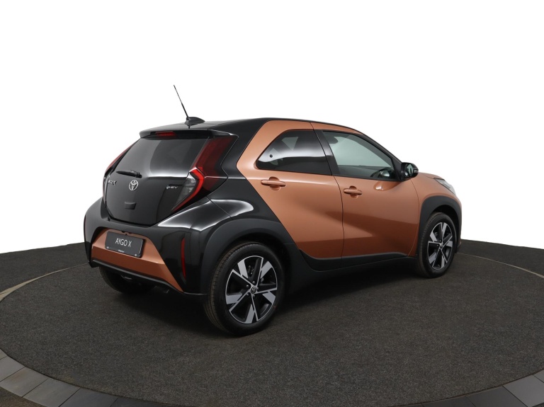 Toyota Aygo X - Hybrid 115 pulse 2