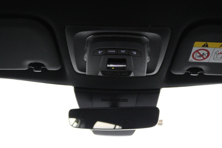 Toyota Corolla Cross - Hybrid 200 Dynamic 32