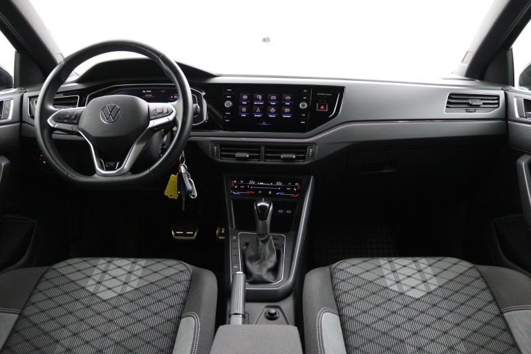 Volkswagen Taigo - 1.5 TSI R-Line Business 4