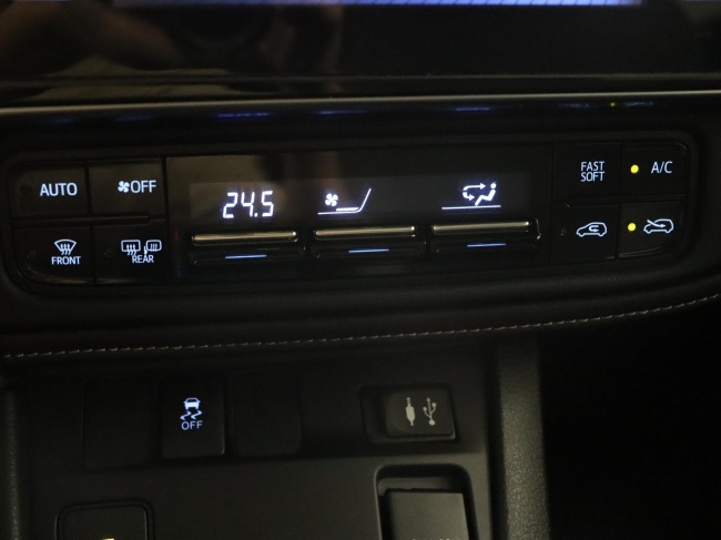 Toyota Auris - 1.8 Hybrid Lease Pro