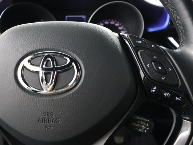 Toyota C-HR - 1.8 Hybrid Bi-Tone