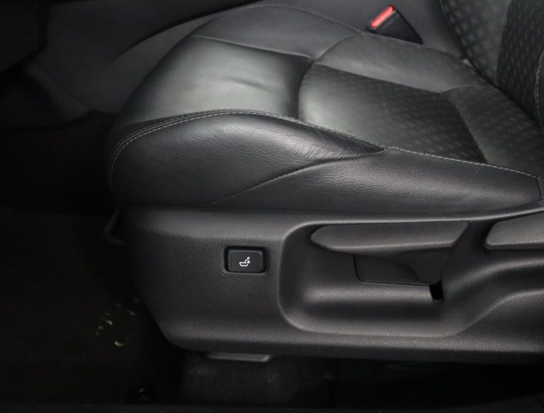 Toyota C-HR - 1.8 Hybrid Bi-Tone 36