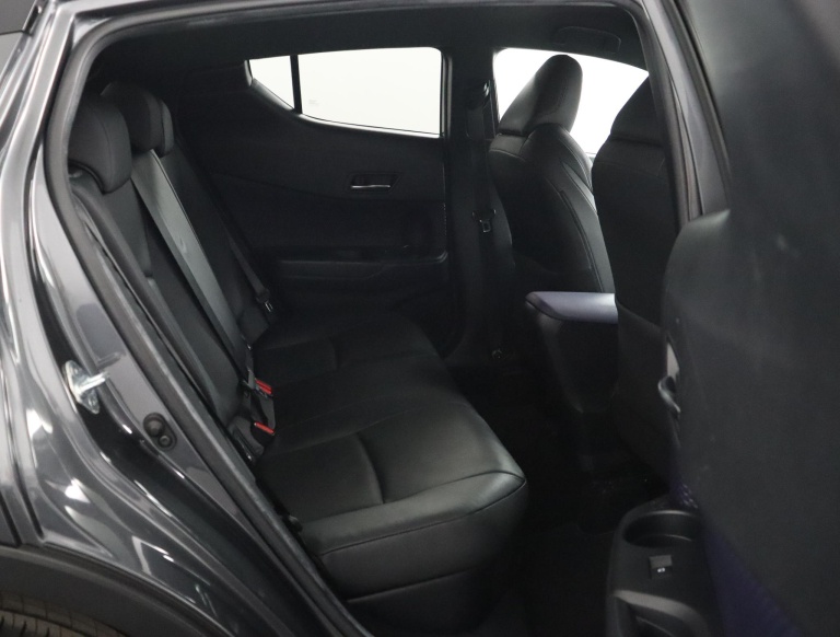 Toyota C-HR - 1.8 Hybrid Bi-Tone 37
