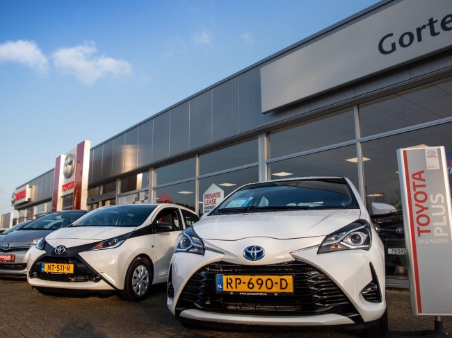 Toyota C-HR - 1.8 Hybrid Bi-Tone