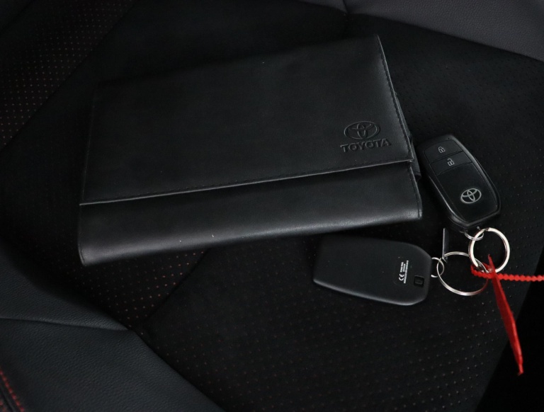 Toyota Yaris - 1.5 Hybrid GR Sport 11